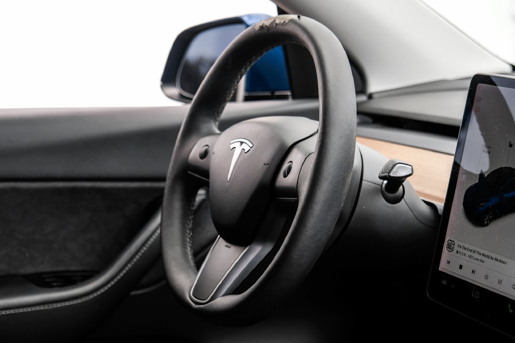 Used 2021 Tesla Model Y Long Range AWD/4WD image 17
