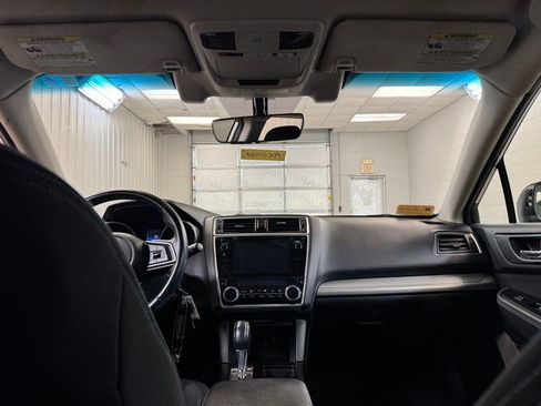 Used 2018 Subaru Outback 2.5i Premium image 18