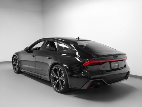 Used 2022 Audi RS 7 Sportback w/ Carbon Optic Package AWD/4WD image 3