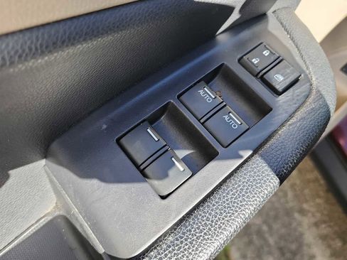 Used 2018 Honda Pilot Touring image 15