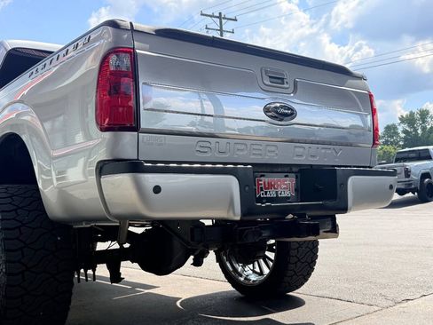 Used 2016 Ford F250 Platinum w/ FX4 Off-Road Package AWD/4WD image 8
