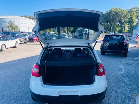 Used 2009 Volkswagen Rabbit S image 15