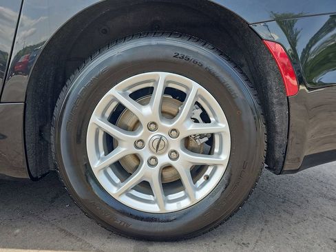 Used 2023 Chrysler Pacifica Touring-L FWD image 37