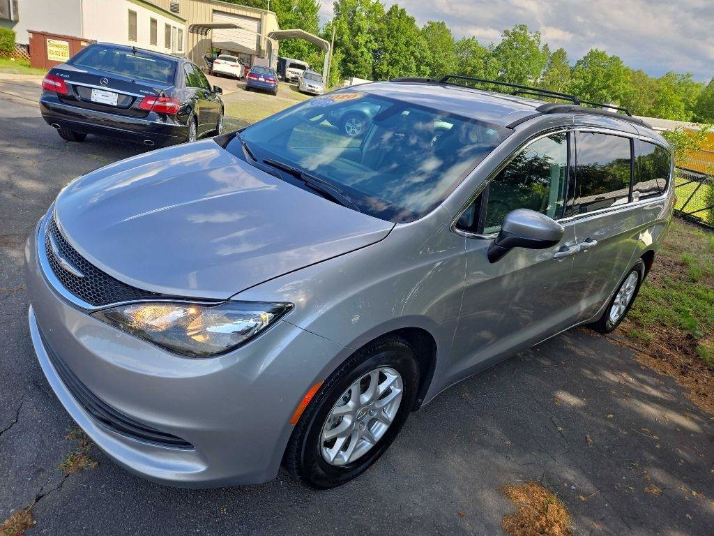 Used 2020 Chrysler Voyager Lxi FWD image 34
