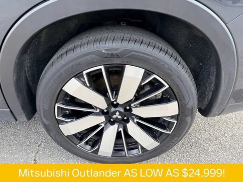 Used 2025 Mitsubishi Outlander SE FWD image 31