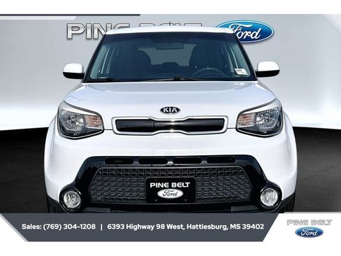 Used 2016 Kia Soul + FWD image 3