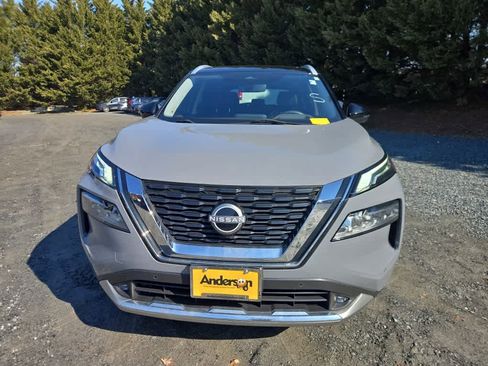 Used 2022 Nissan Rogue Platinum w/ Head-Up Display Package image 3