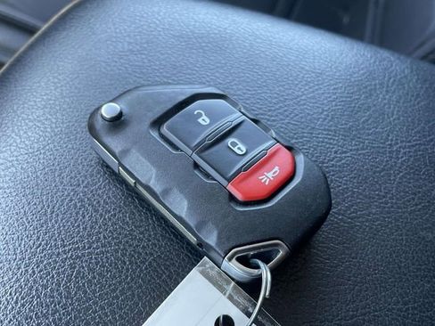 Used 2023 Jeep Wrangler Sport AWD/4WD image 36