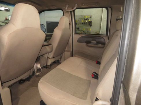 Used 2004 Ford F250 Lariat AWD/4WD image 26