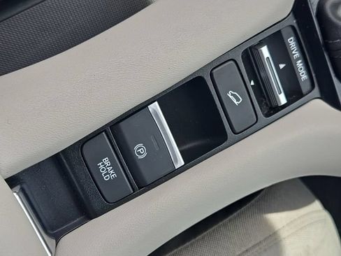 Used 2024 Honda HR-V LX image 21