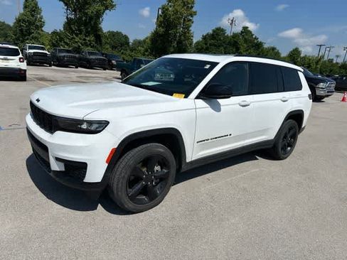 Used 2023 Jeep Grand Cherokee L Laredo AWD/4WD image 12