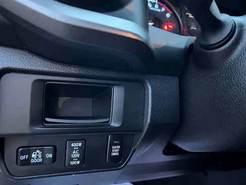 Used 2016 Toyota Tacoma TRD Sport image 38