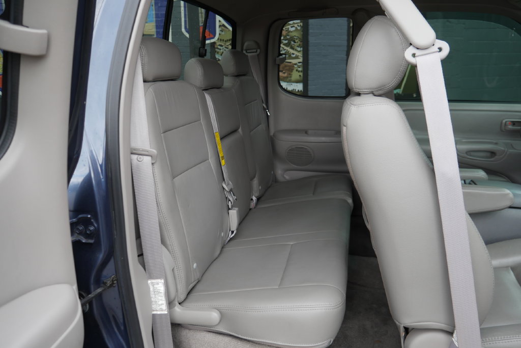 Used 2005 Toyota Tundra SR5 w/ Towing Pkg RWD image 12