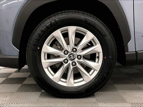 Used 2022 Toyota Corolla Cross LE w/ Moonroof Package image 10