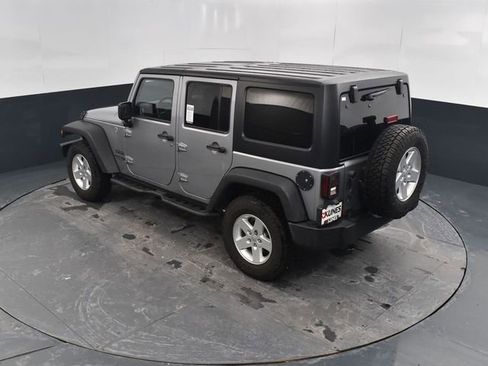 Used 2018 Jeep Wrangler Unlimited Sport S image 32