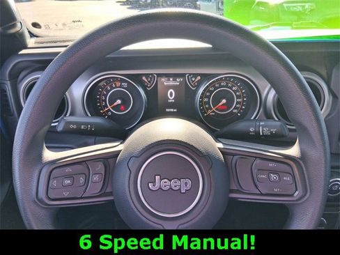 Used 2021 Jeep Gladiator Sport image 27