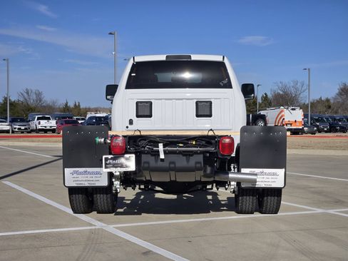 New 2026 RAM 5500 Tradesman w/ Chrome Appearance Group AWD/4WD image 9