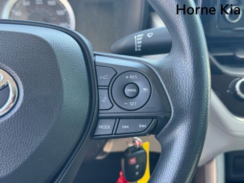 Used 2022 Toyota Corolla Cross L FWD image 19