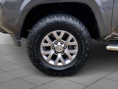 Used 2019 Toyota Tacoma SR5 image 10