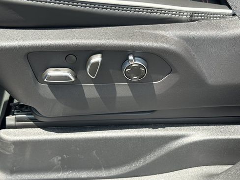 New 2026 GMC Yukon AT4 Ultimate w/ LPO, Floor Liner Package AWD/4WD image 19