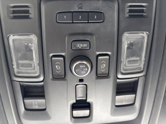 Used 2023 Chevrolet Tahoe Premier AWD/4WD image 39