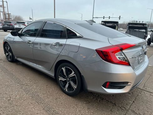 Used 2017 Honda Civic Touring image 6