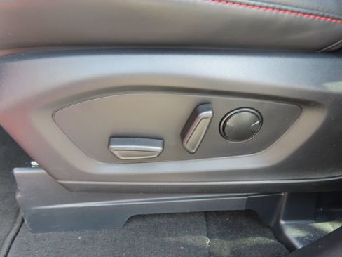 Used 2025 Ford Explorer ST-Line w/ Premium Package AWD/4WD image 31