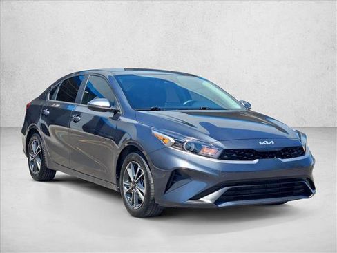 Used 2024 Kia Forte LXS w/ LXS Technology Package FWD image 2