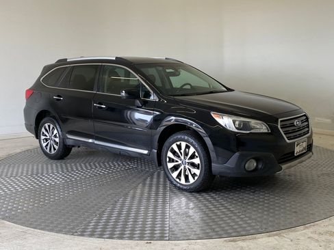 Used 2017 Subaru Outback 3.6R Touring image 7