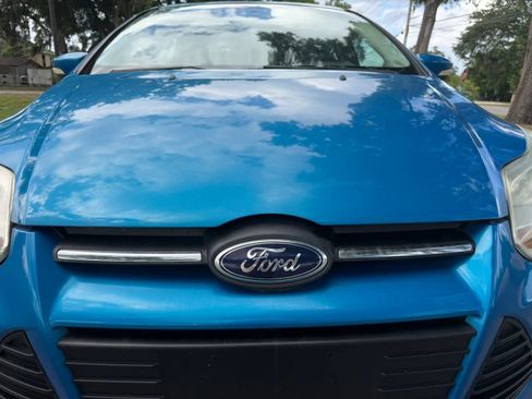 Used 2014 Ford Focus SE w/ SE Winter Package FWD image 24