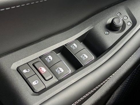 New 2025 Jeep Grand Cherokee Overland w/ Luxury Tech Group IV image 21