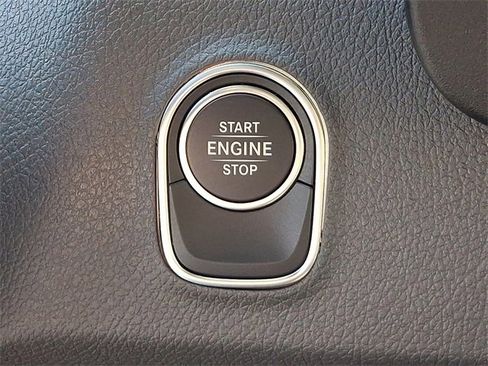 Used 2025 Mercedes-Benz Sprinter 2500 image 21