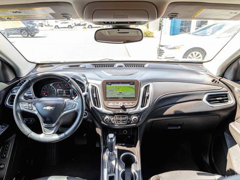 Used 2018 Chevrolet Equinox Premier FWD image 11