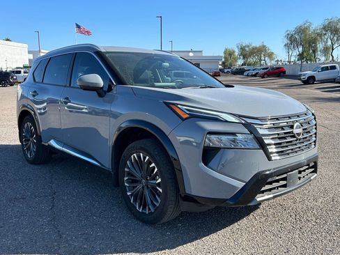 Used 2024 Nissan Rogue Platinum w/ Platinum Premium Package FWD image 4
