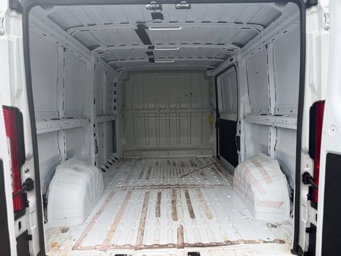 Used 2023 RAM ProMaster 2500 FWD image 12