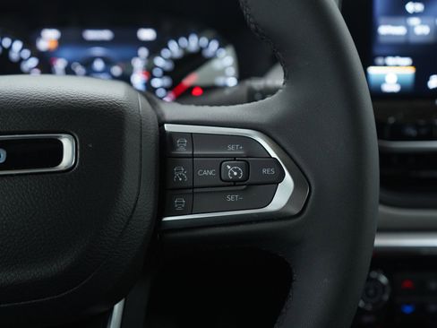 Used 2024 Jeep Compass Limited image 27