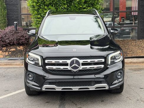 Used 2022 Mercedes-Benz GLB 250 4MATIC w/ Premium Package Lite image 3
