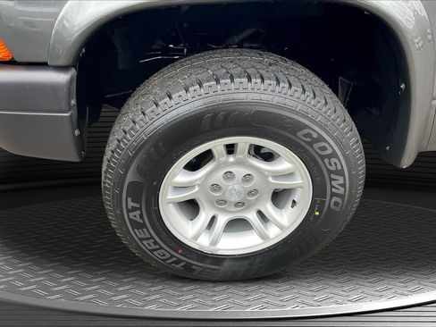 Used 2004 Dodge Dakota 4x4 Club Cab w/ Tire & Handling Group image 29