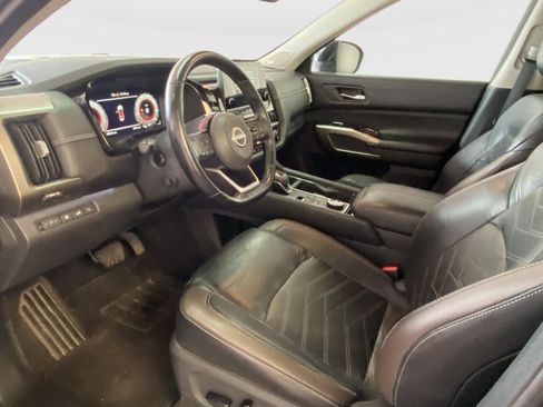Used 2022 Nissan Pathfinder Platinum w/ Cargo Package AWD/4WD image 21