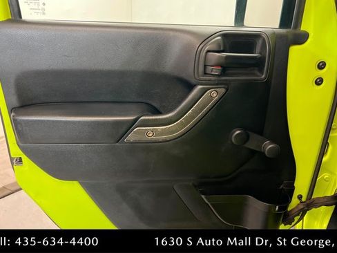 Used 2017 Jeep Wrangler Unlimited Sport w/ Connectivity Group AWD/4WD image 14