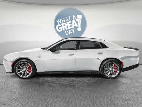 Used 2026 Dodge Charger R/T w/ Driver Convenience Group AWD/4WD image 3