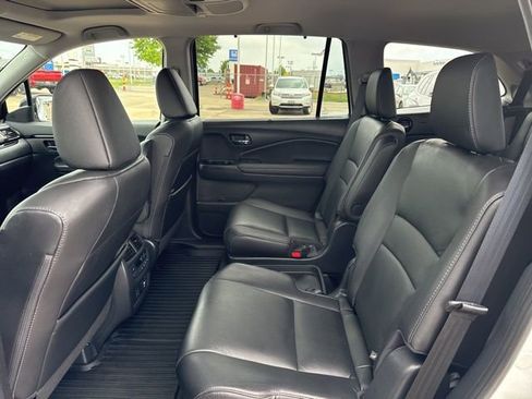 Used 2020 Honda Pilot Touring image 13