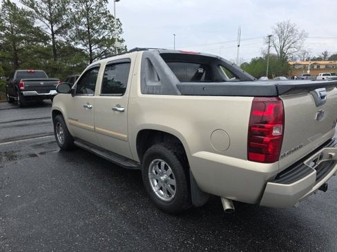 Used 2008 Chevrolet Avalanche LT w/ LT Preferred Equipment Group image 24
