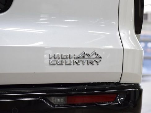 Used 2025 Chevrolet Traverse High Country image 22