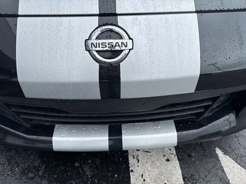 Used 2018 Nissan 370Z Touring RWD image 13
