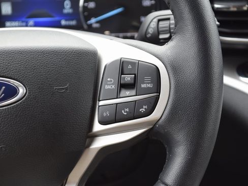 Used 2023 Ford Explorer XLT w/ Equipment Group 202A image 13