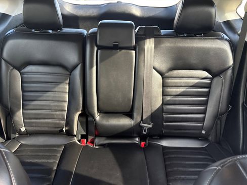 Used 2022 Ford Edge SEL image 17