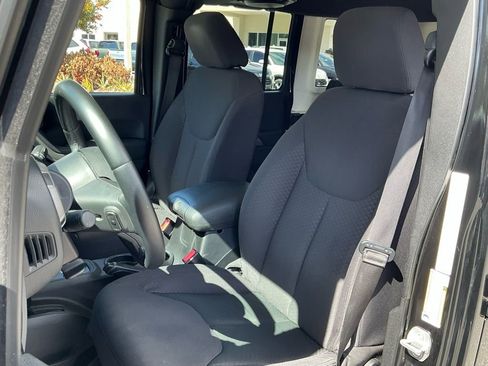 Used 2013 Jeep Wrangler Unlimited Sport image 30