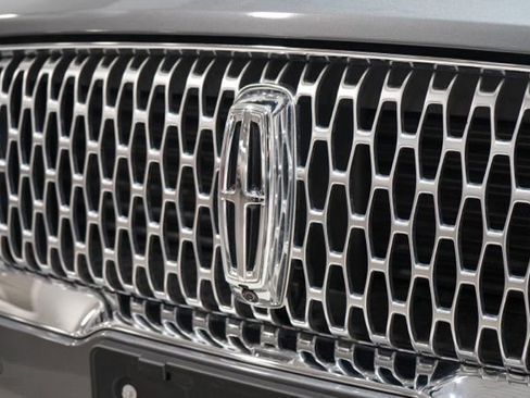 Used 2022 Lincoln Corsair Reserve w/ Equipment Group 201A AWD/4WD image 11