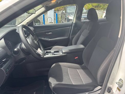 Used 2025 Nissan Sentra SV FWD image 29